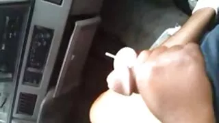 Тэд түүний сул талыг ашигладаг