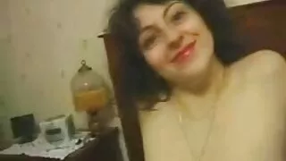 Тэр түүнийг хэрхэн баярлуулахаа мэддэг