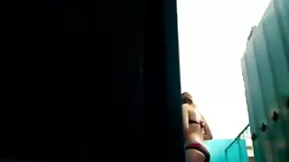 Гажууд нь Сонирхогчдын камерт хэрхэн ах дүүсийнхээ Busty эхнэрийг яаж гөвж байгааг харуулсан